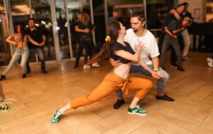cours-danse-salsa-bachata-nantes-bailarlatino